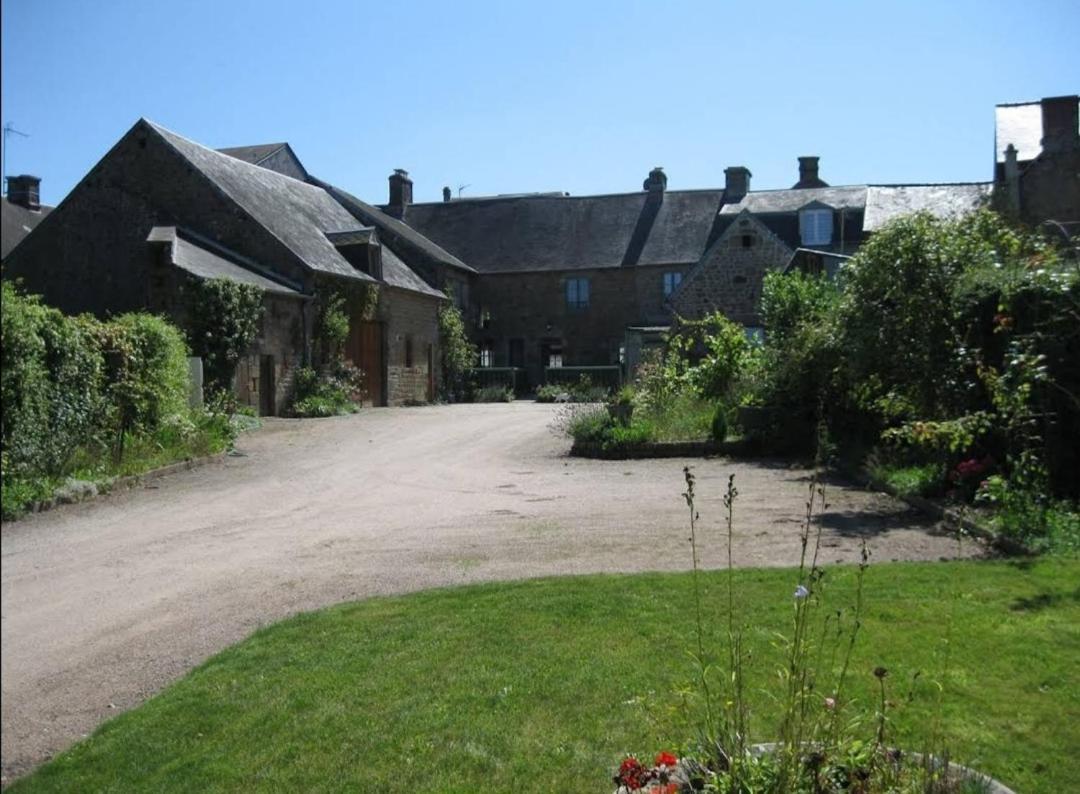 Hotel Le Cheval Blanc Carrouges Zewnętrze zdjęcie